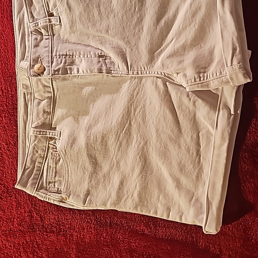 Woman's, 1822 denim jean shorts , size 16/33, all white . - Picture 2 of 11